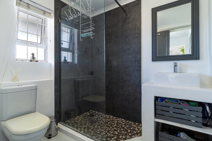 To Let 1 Bedroom Property for Rent in Vredehoek Western Cape